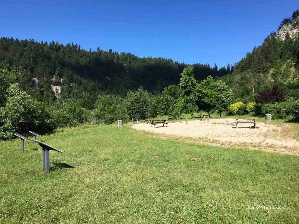 (25300) La Cluse-et-Mijoux - 2 La Fontainette — foto