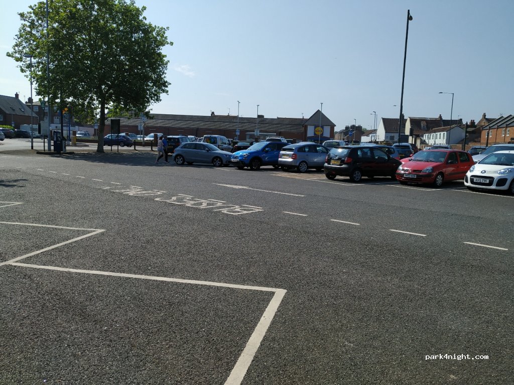 (PE30 1PH) King's Lynn - 93 A148 / Austin Fields — foto