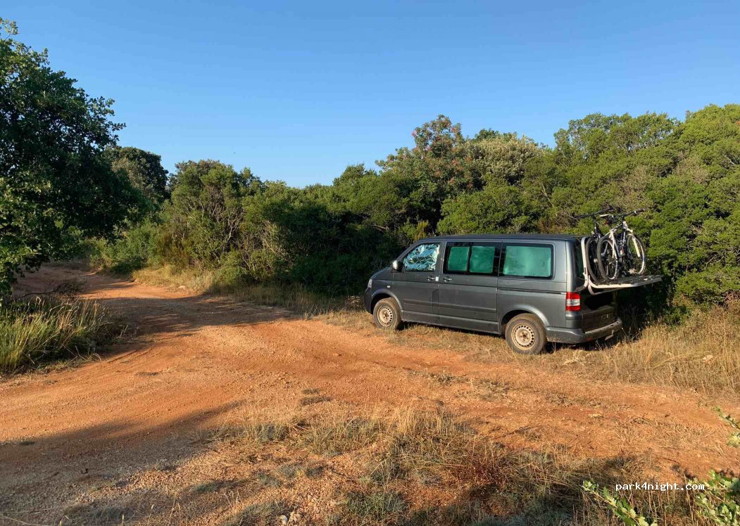 (52212) Peroj - Unnamed Road — foto