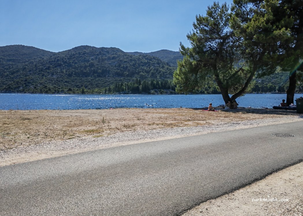 (20340) Baćina - Trg Ploča — foto 3