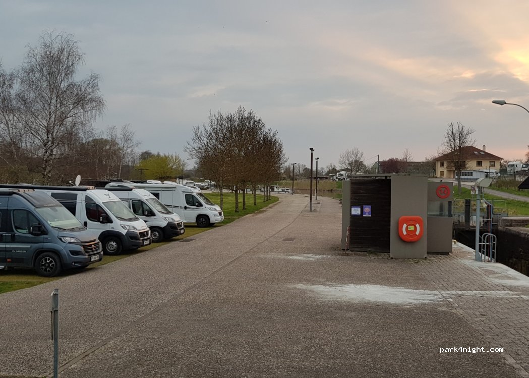 (57930) Mittersheim - 8 Rue de la Forêt — foto 3