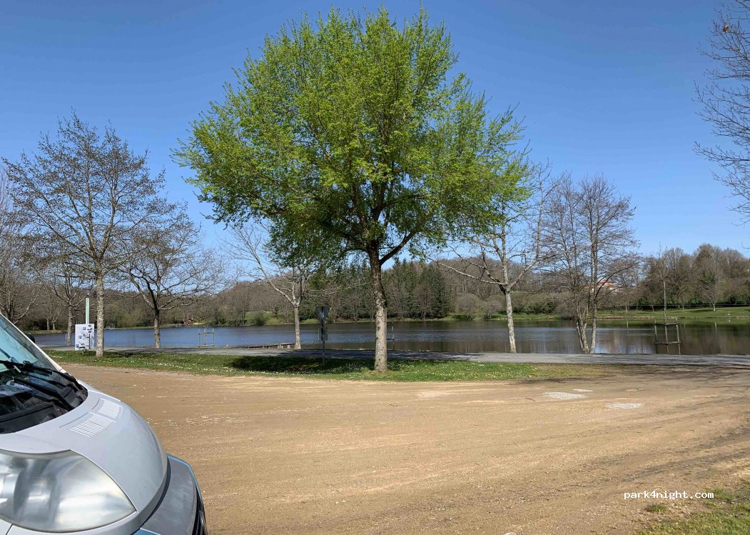 (87230) Bussière-Galant - Avenue du Plan d'Eau — foto