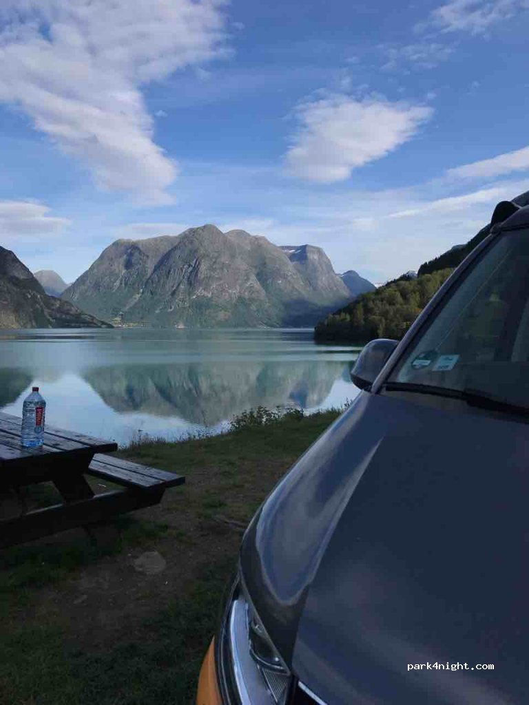 (6799) Oppstryn - 4 Riksveg 15 — foto