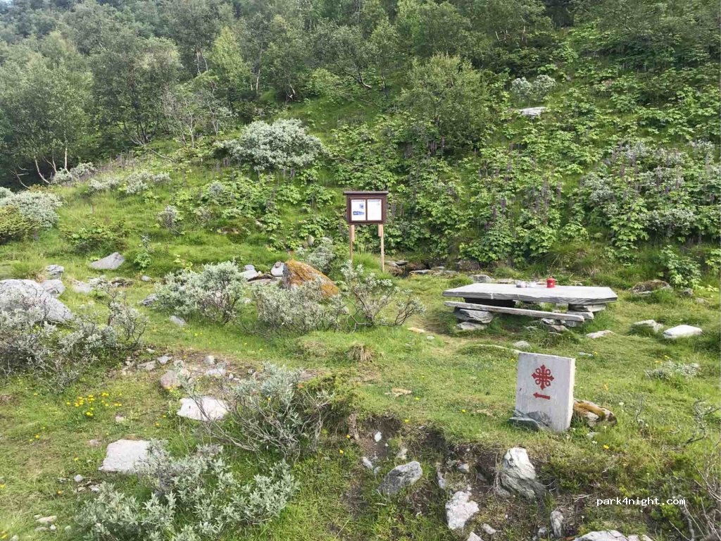 (7340) Oppdal - Unnamed Road — foto