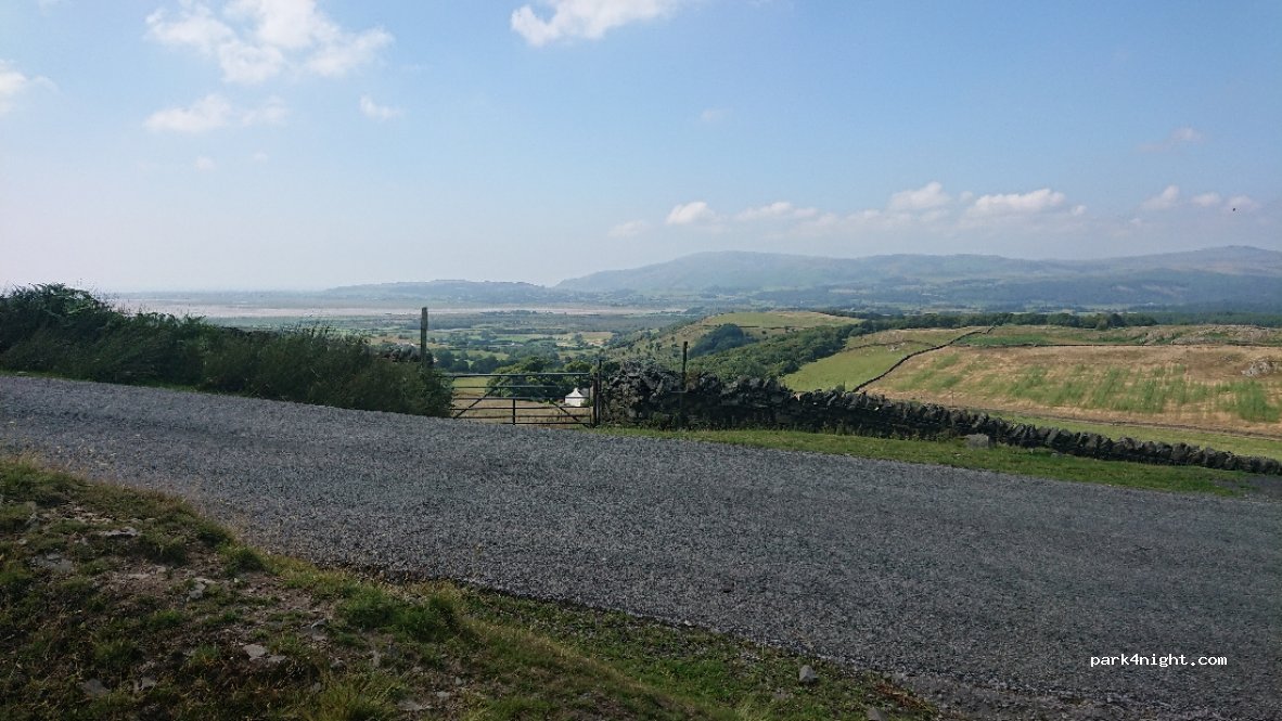 (LA17 7XS) Ulverston - Unnamed Road — foto
