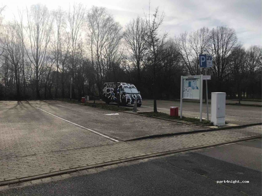 Stellplatz am Freibad — foto
