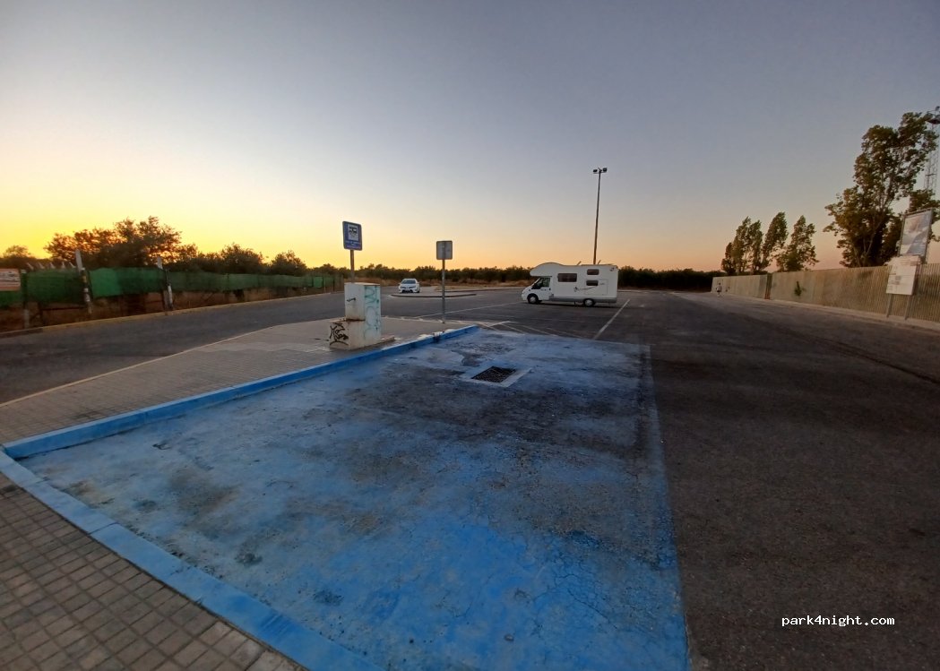 (41806) Umbrete - 1 Plaza Presidente Rafael Escuredo — foto