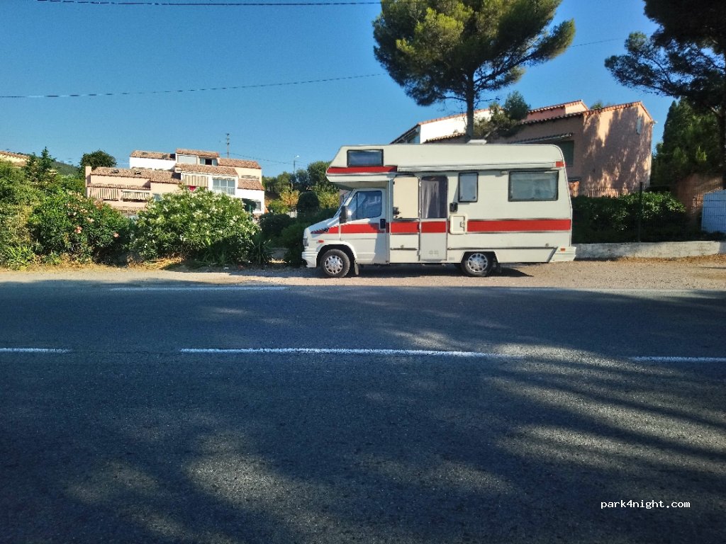 (83370) Fréjus - 2898 Avenue de la Corniche d'Azur — foto