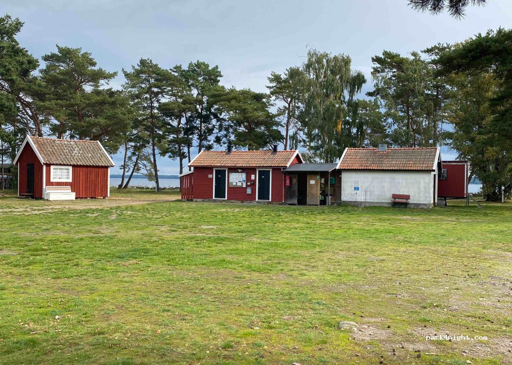Revsuddens Hamn/ Camping — foto