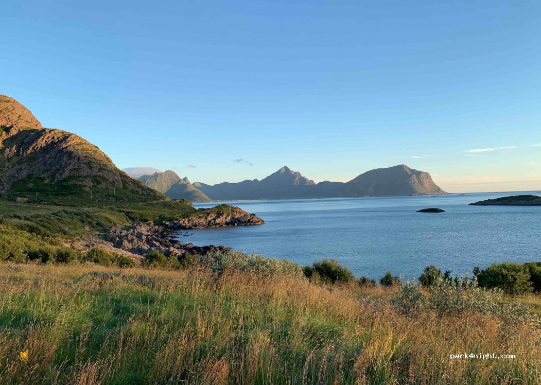 (8430) Nyksund - Unnamed Road — foto