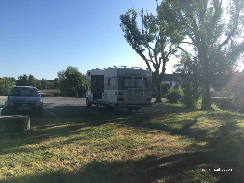 (71210) Saint-Julien-sur-Dheune - Le Bourg — foto