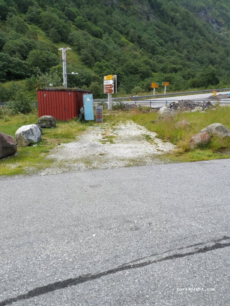 (5746) Undredal - E16 — foto