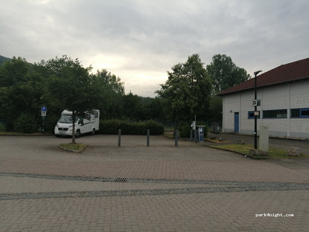 Wohnmobilstellplatz am Bahnhof in Glan-Münchweiler — foto