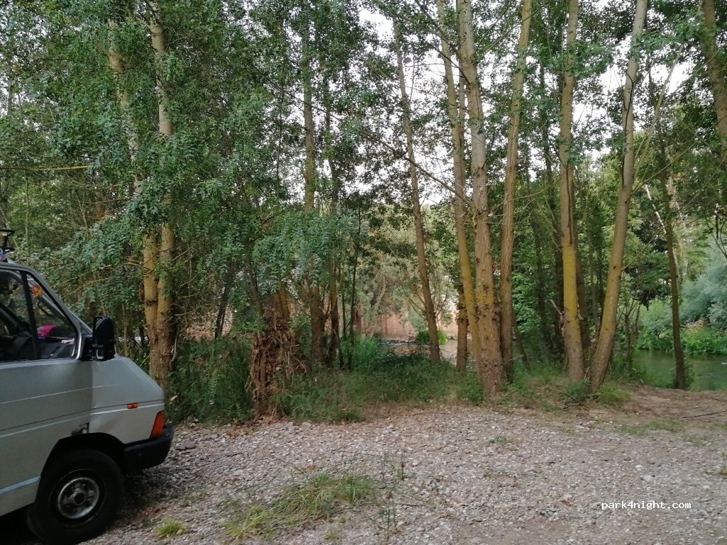 (34250) Quintana del Puente - 2 Avenida de Mariano de la Parte — foto
