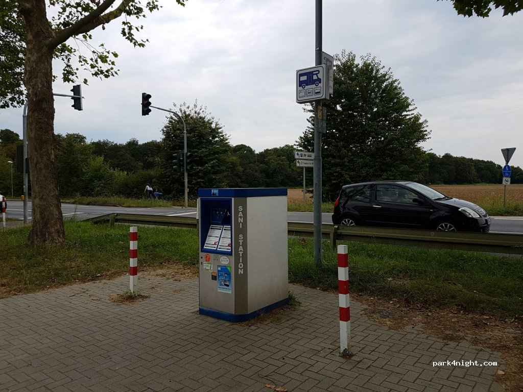 Wohnmobilstellplatz am Stadion Schwetzingen — foto