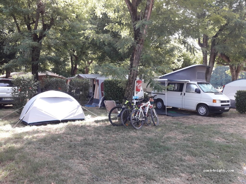 Camping  Rives d'Arc — foto