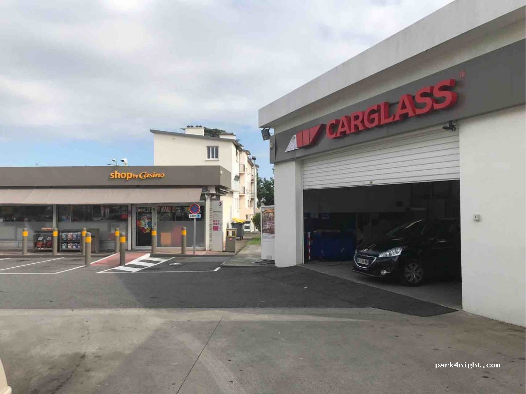 (64000) Pau - 208 Avenue Jean Mermoz — foto
