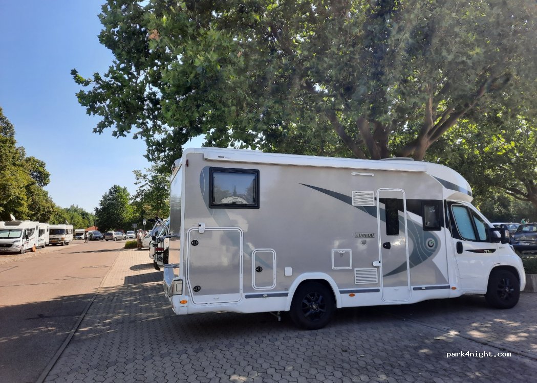 Wohnmobilstellplatz Kaiserwiese — foto
