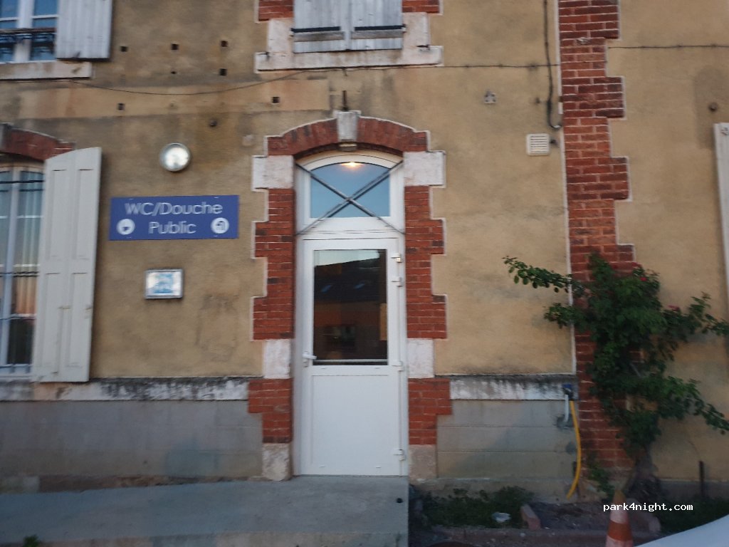 (03160) Saint-Léopardin-d'Augy - Le Bourg — foto