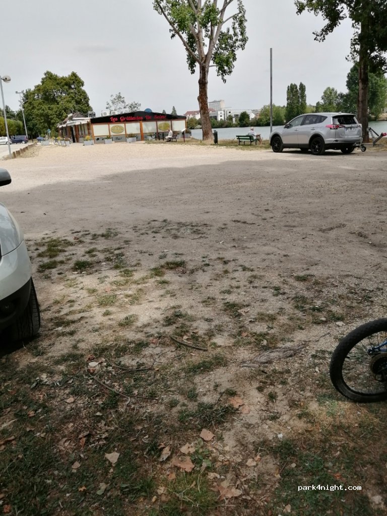 (77350) Le Mée-sur-Seine - 452 Quai des Tilleuls — foto