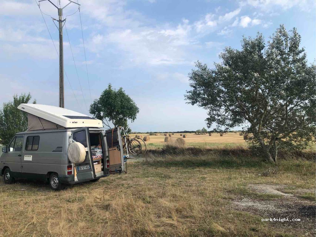 (85400) Luçon - Unnamed Road — foto
