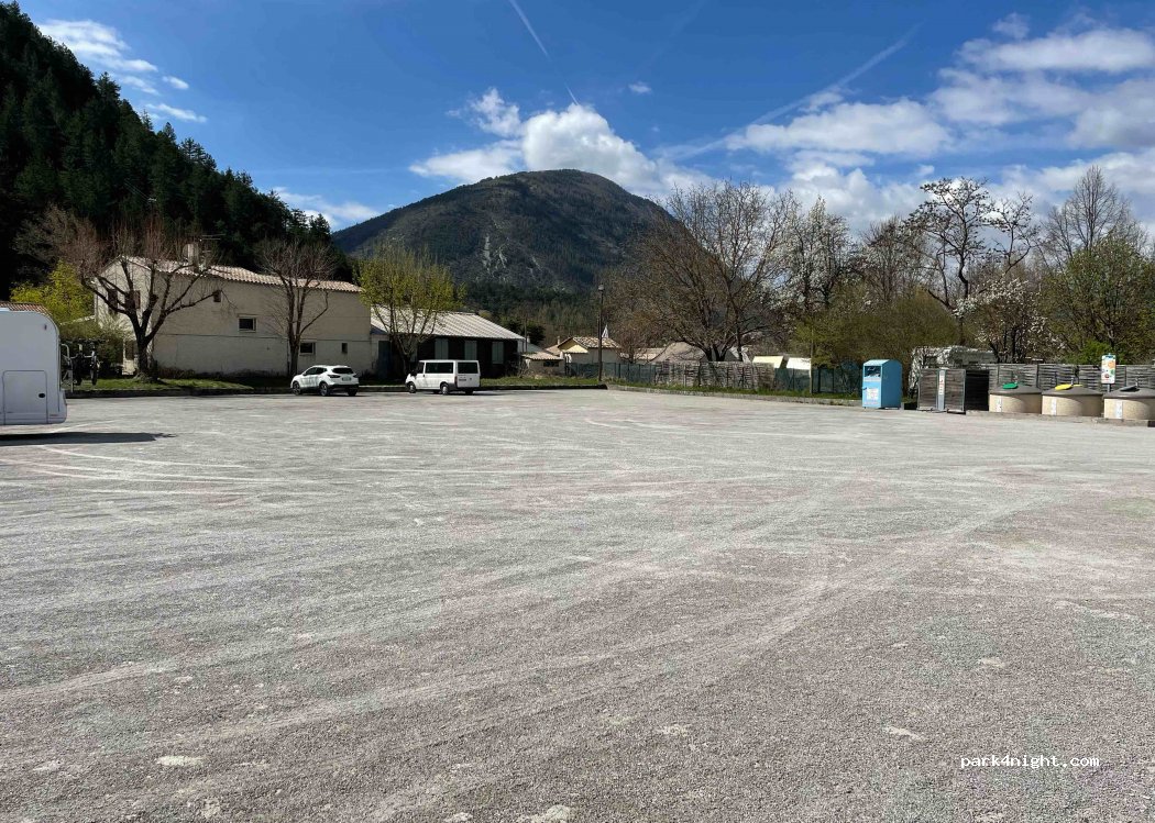 (04120) Castellane - 126 Boulevard Frédéric Mistral — foto