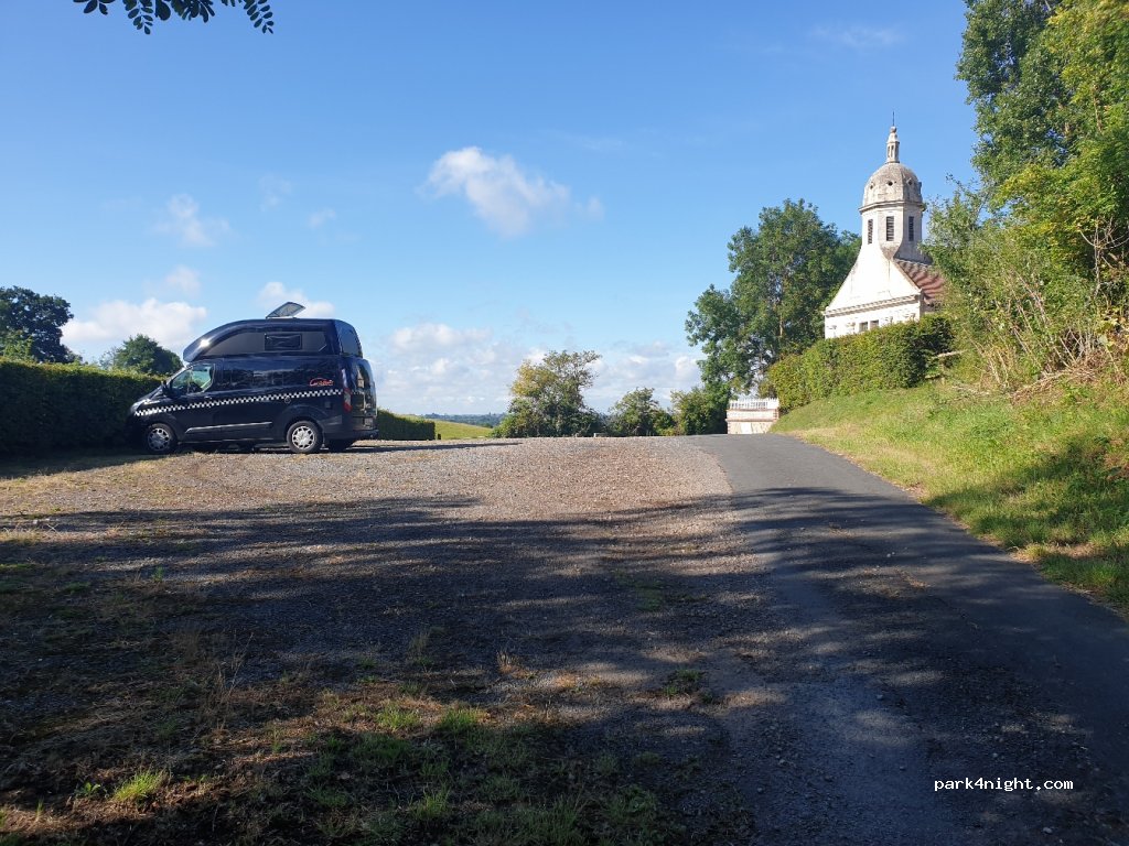 (14160) Brucourt - Le Lieu Saint-Laurent — foto