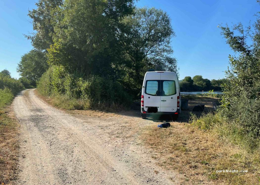 (03470) Pierrefitte-sur-Loire - Les Cornus — foto 2