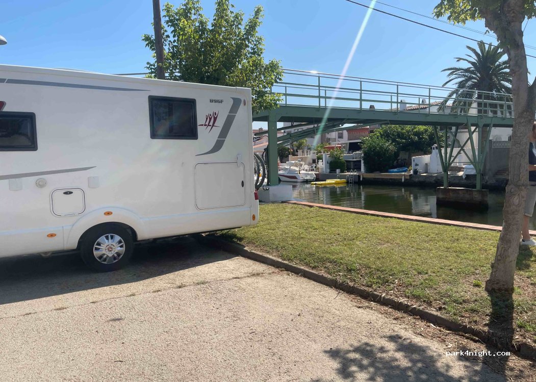 (17487) Empuriabrava - 16B Carrer Segre — foto