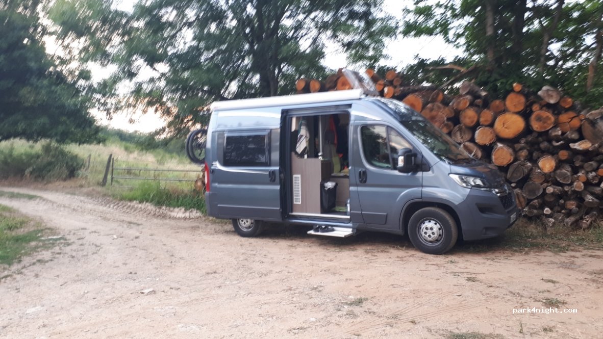 (12470) Prades-d'Aubrac - Unnamed Road — foto