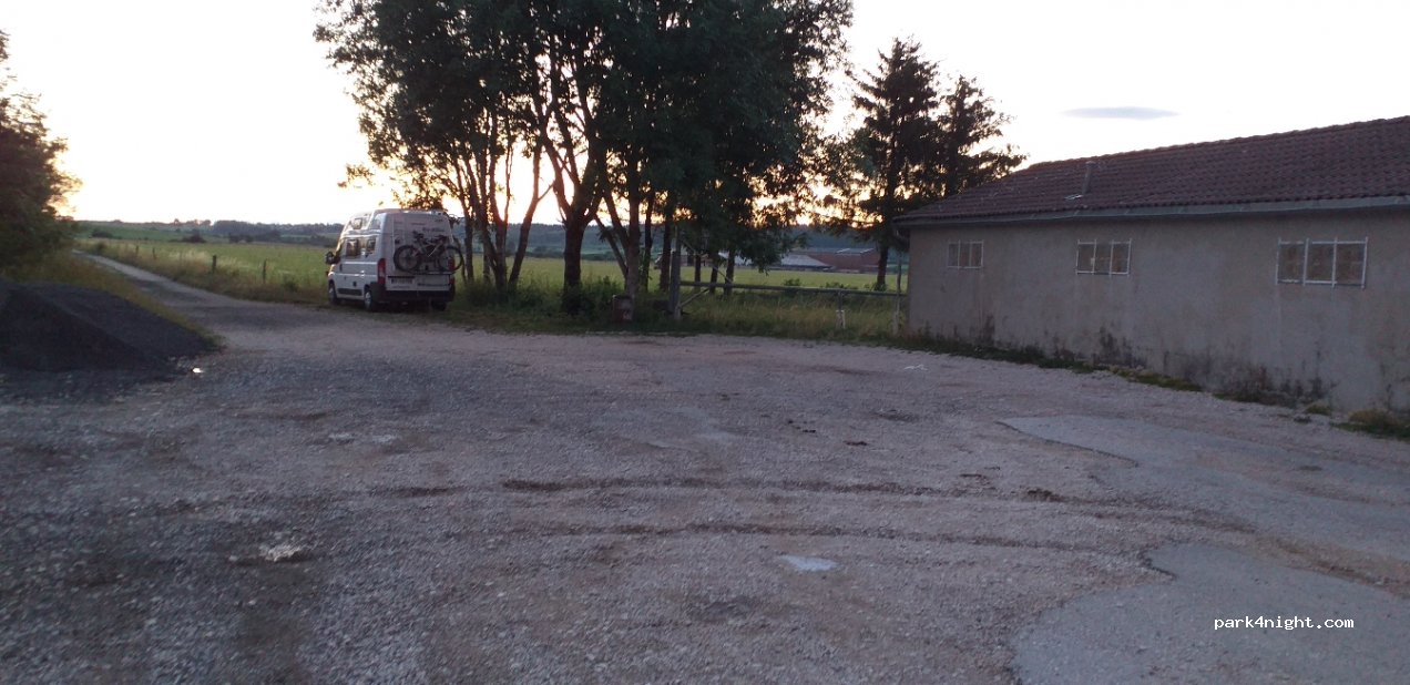 (25300) Houtaud - 4 Route du Stade — foto