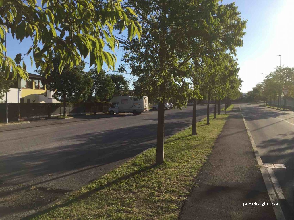 (25015) Desenzano del Garda - 1 Via Commissario G. Palatucci — foto 2
