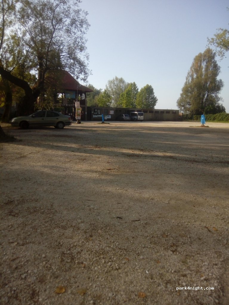 (8175) Balatonfűzfő - 1 Tobruk utca — foto