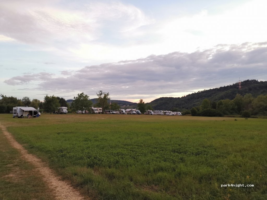 Wohnmobil Stellplatz Pünderich — foto
