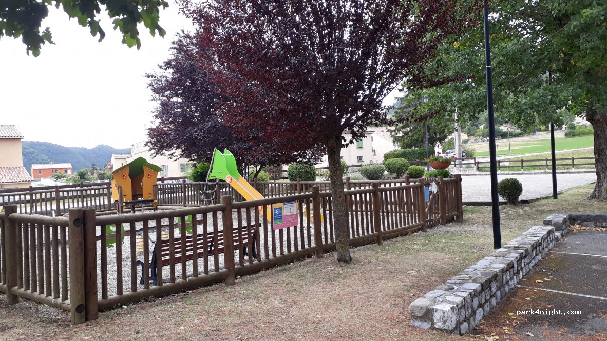 (04420) Marcoux - 380 rte du pigeon blanc — foto