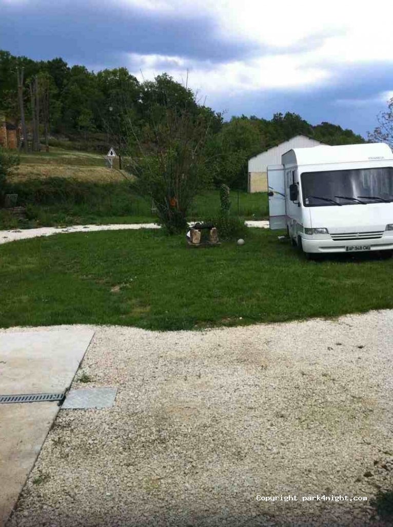 (24200) Sainte-Nathalène - D47 — foto