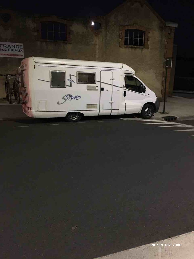 (81100) Castres - 75 Rue Commandant Wauthier — foto