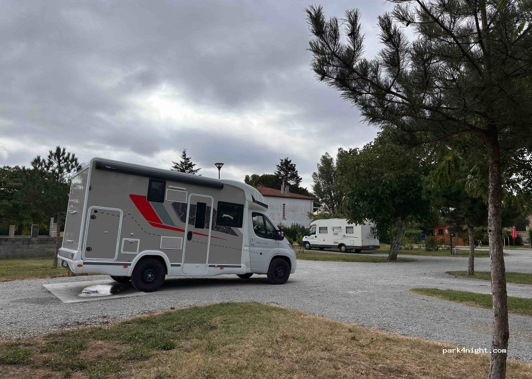 Aire camping car d'Alzonne — foto 2