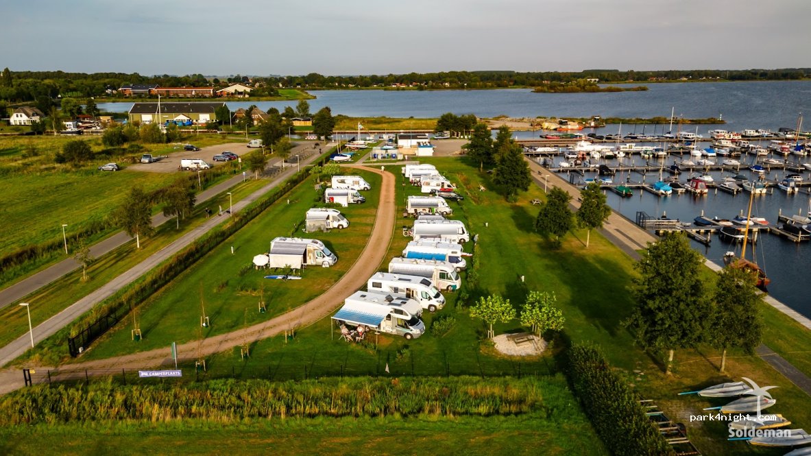 Camperplaats Jachthaven Midwolda — foto 4