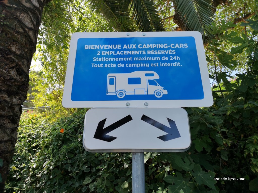 (06250) Mougins - 100 D235 — foto
