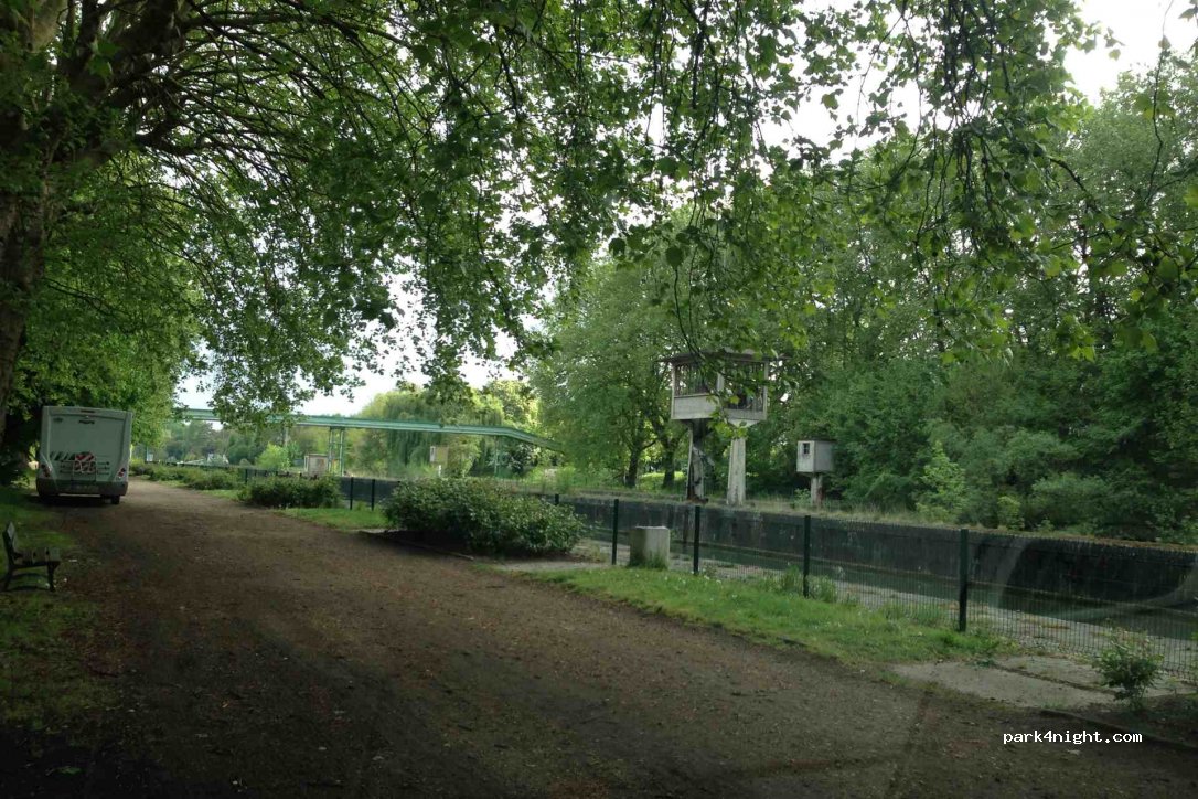 (78955) Carrières-sous-Poissy - 1-253 Chemin de Halage — foto