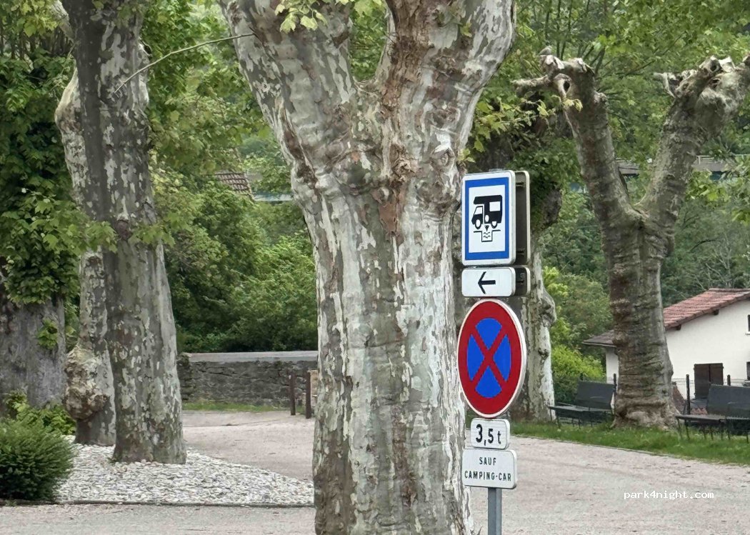 Aire de camping-car Cousance — foto 4