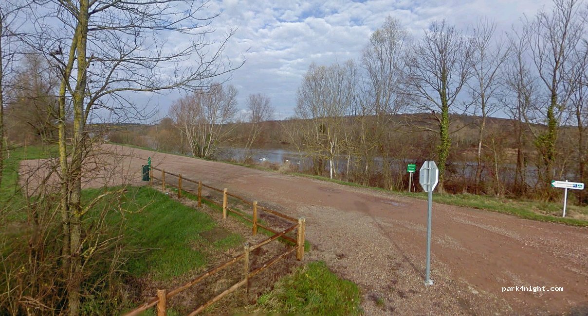 (18300) Couargues - D259 — foto