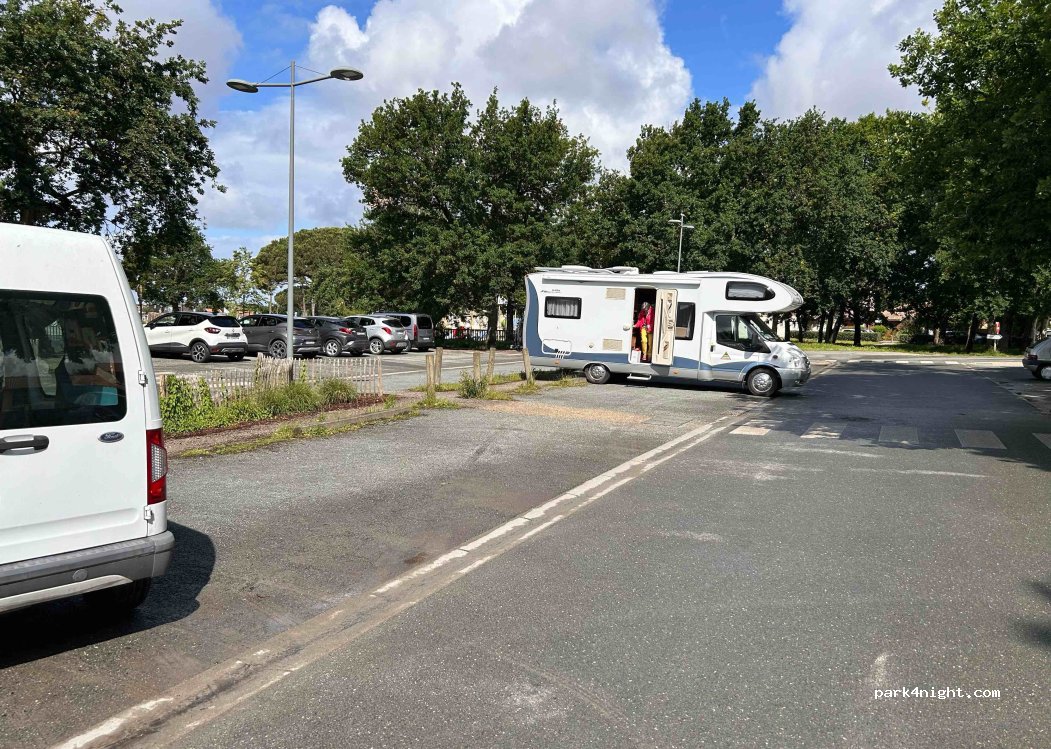 (33510) Andernos-les-Bains - Boulevard de la Plage / Avenue du Commandant David Allègre — foto