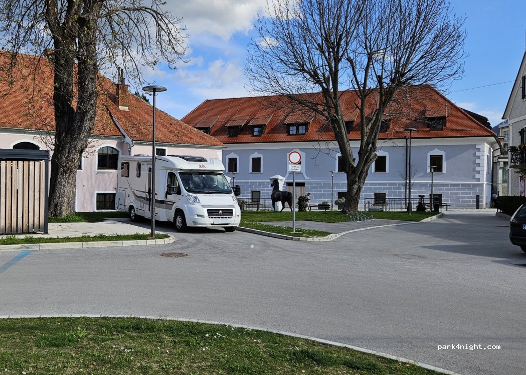 (3210)  - 4c Stari trg — foto 2