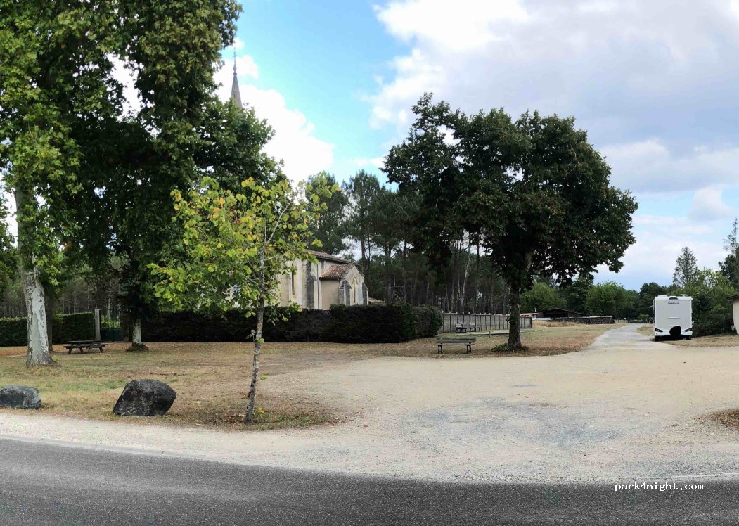 (33840) Giscos - 1 Le Bourg — foto 2