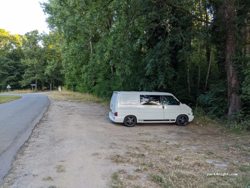 (02860) Bouconville-Vauclair - D886 — foto