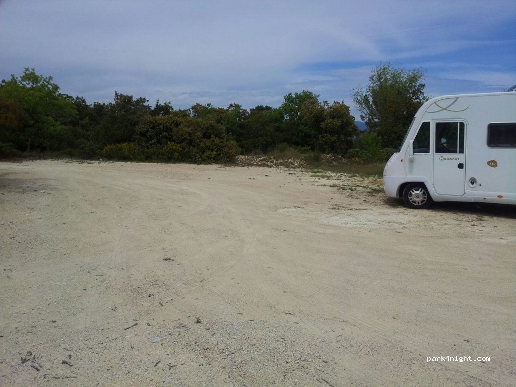 (84480) Bonnieux - Chemin de la Forêt — foto