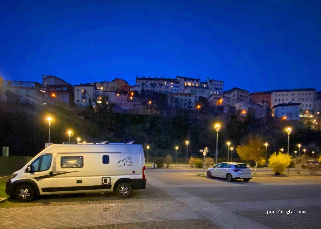 Area sosta camper Belluno — foto