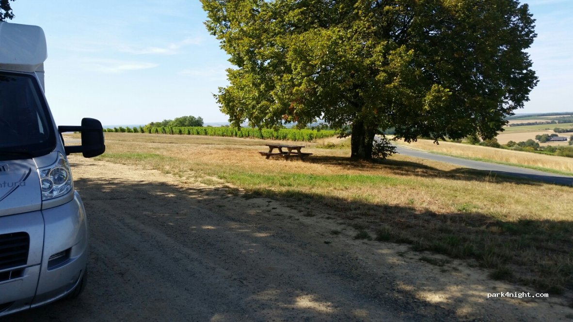 (18250) Montigny - D44 — foto